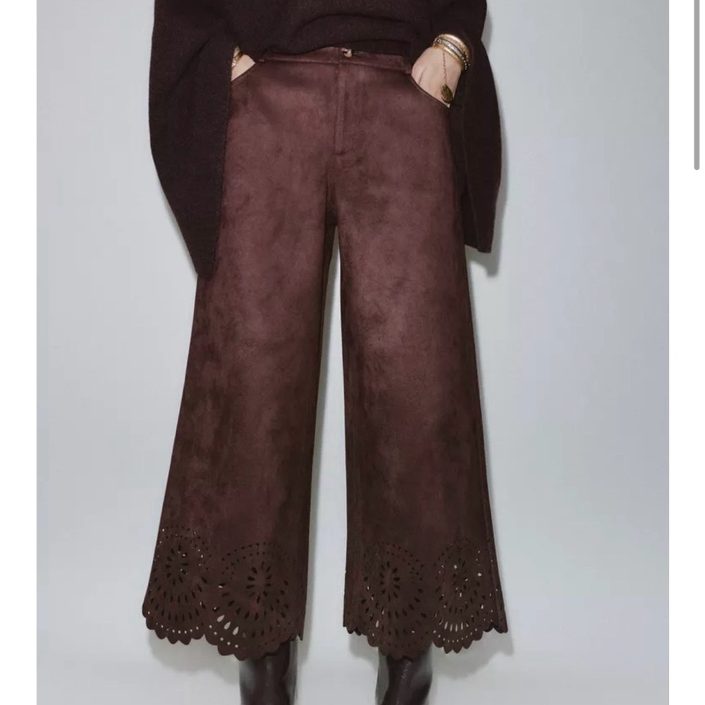 DIE-CUT HEM FAUX SUEDE CULOTTES . SIZE MEDIUM